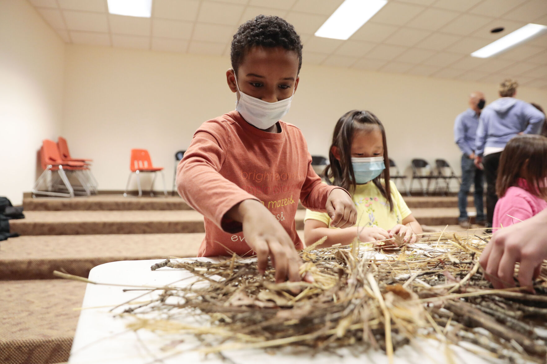 Country View first graders learn about animal adaptations in virtual field trip